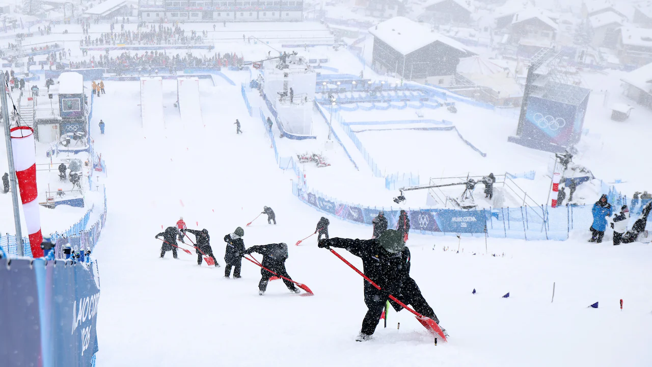 Weather Disruptions Suspend Freestyle Skiing and Snowboard Competition at Milano Cortina 2026